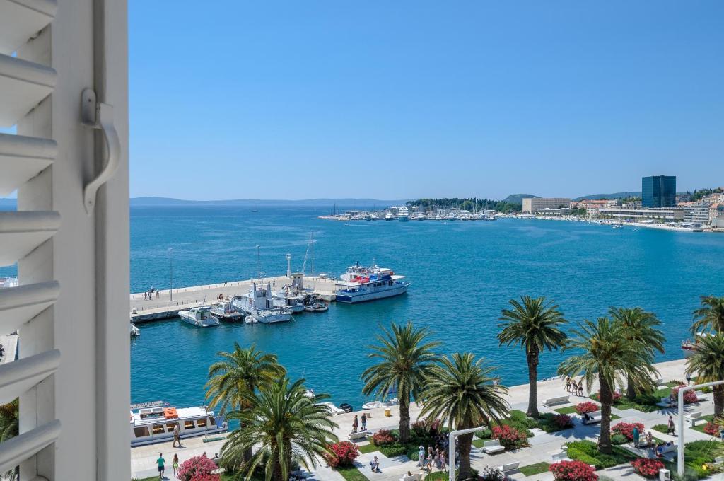 Riva Apartments Guest house Split