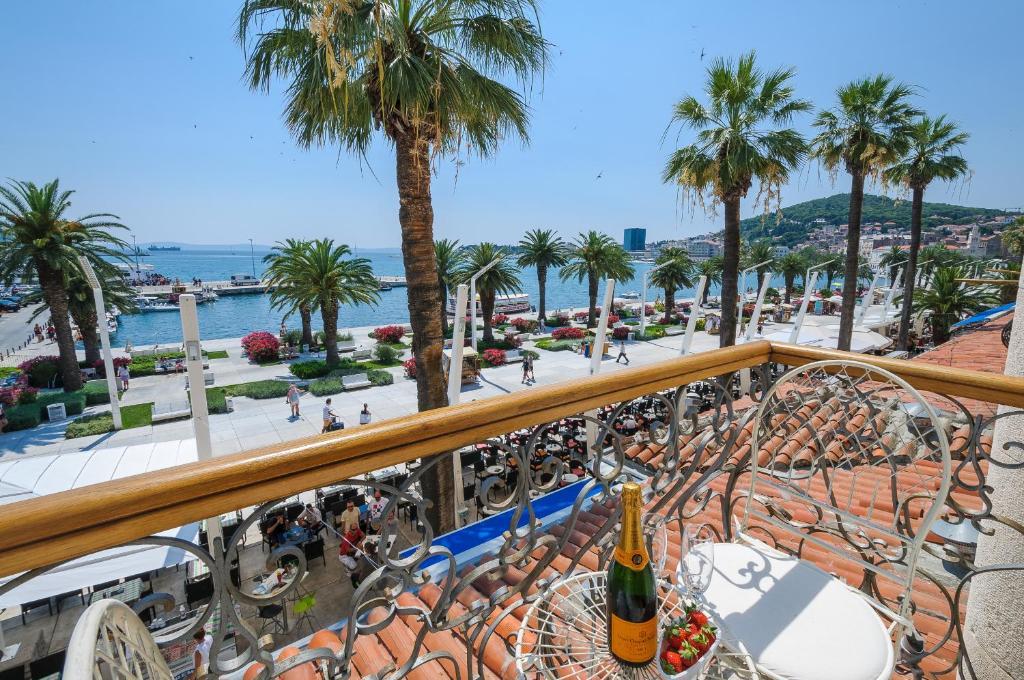 Riva Apartments 4*