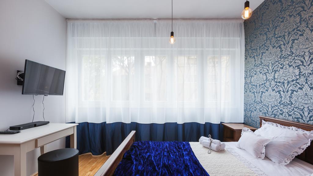 Apartment Blue Pearl *