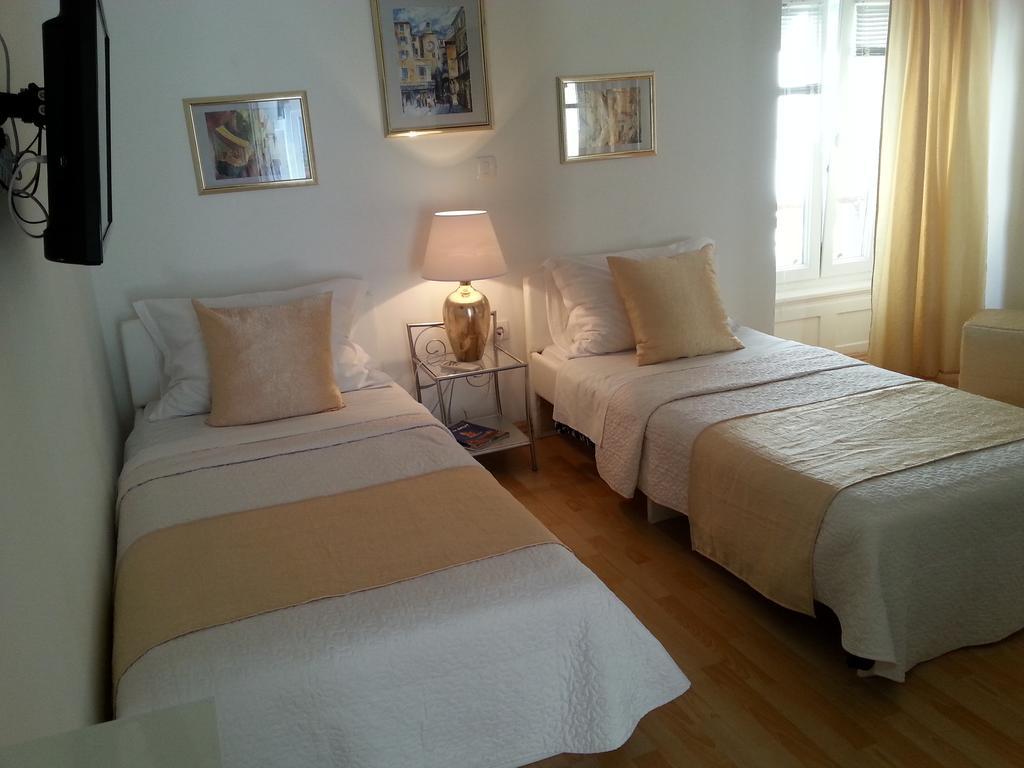 Private In Diocletians Palace Split