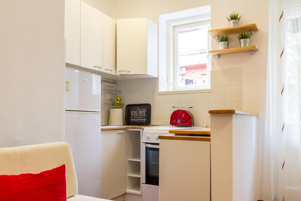 Apartment Of Solitude *