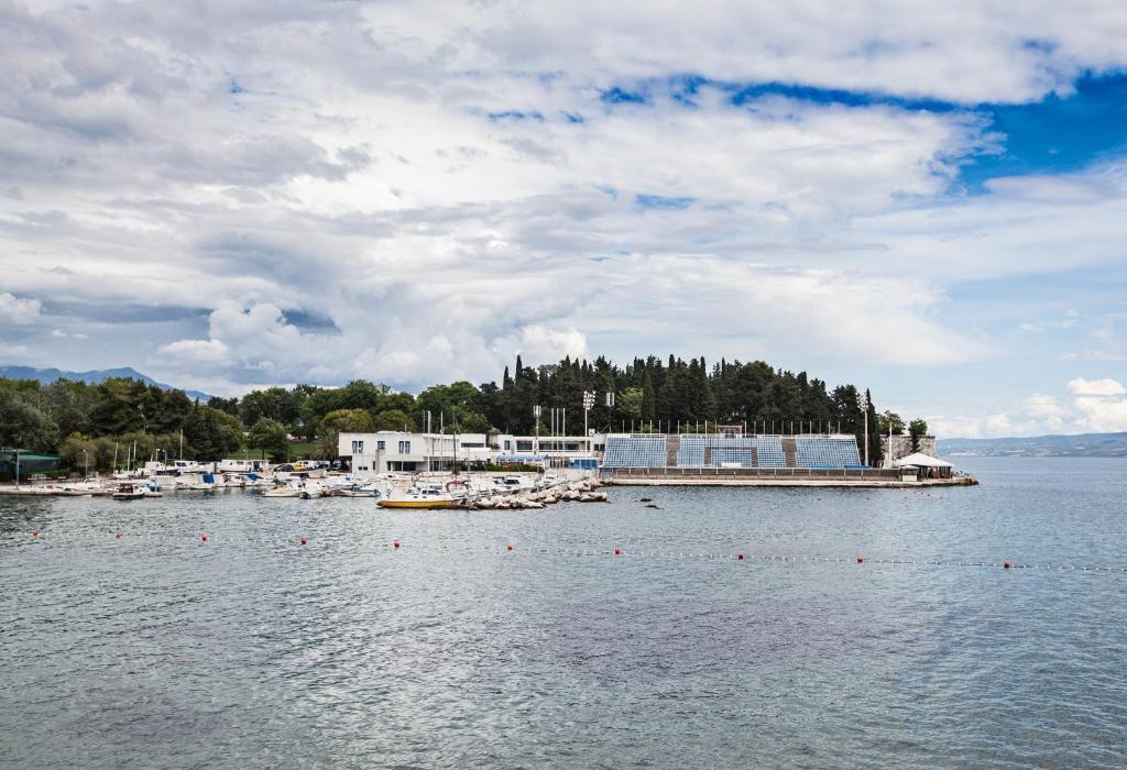 Jadran 3*