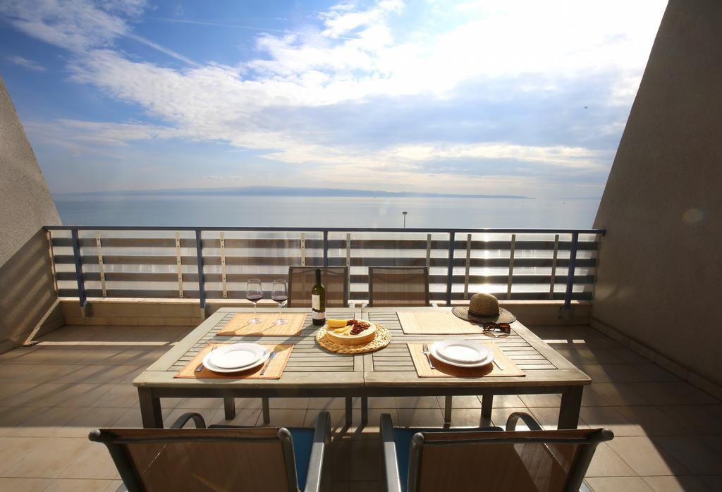On The Beach, 2 Floors & Wide Terrace Apartment *