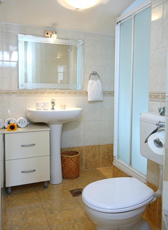 On The Beach, 2 Floors & Wide Terrace Apartment