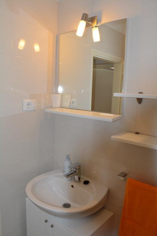 Rino Apartment Split