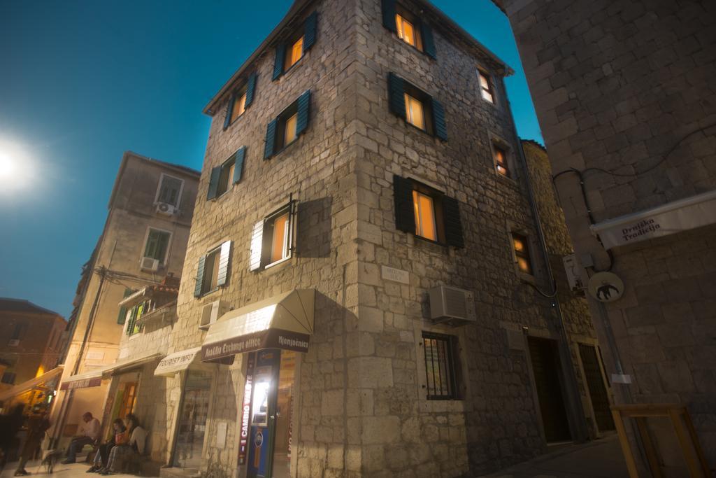 Tri Lava Luxury Living 4*