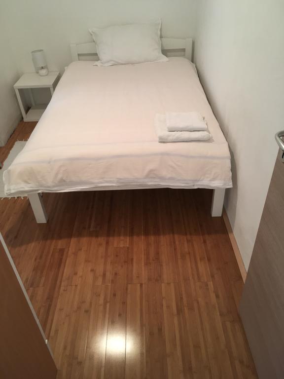 Elena Apartment Split