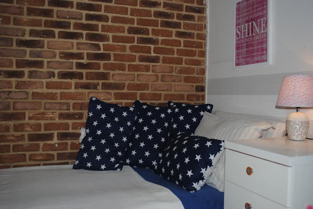 Optimist Apartment