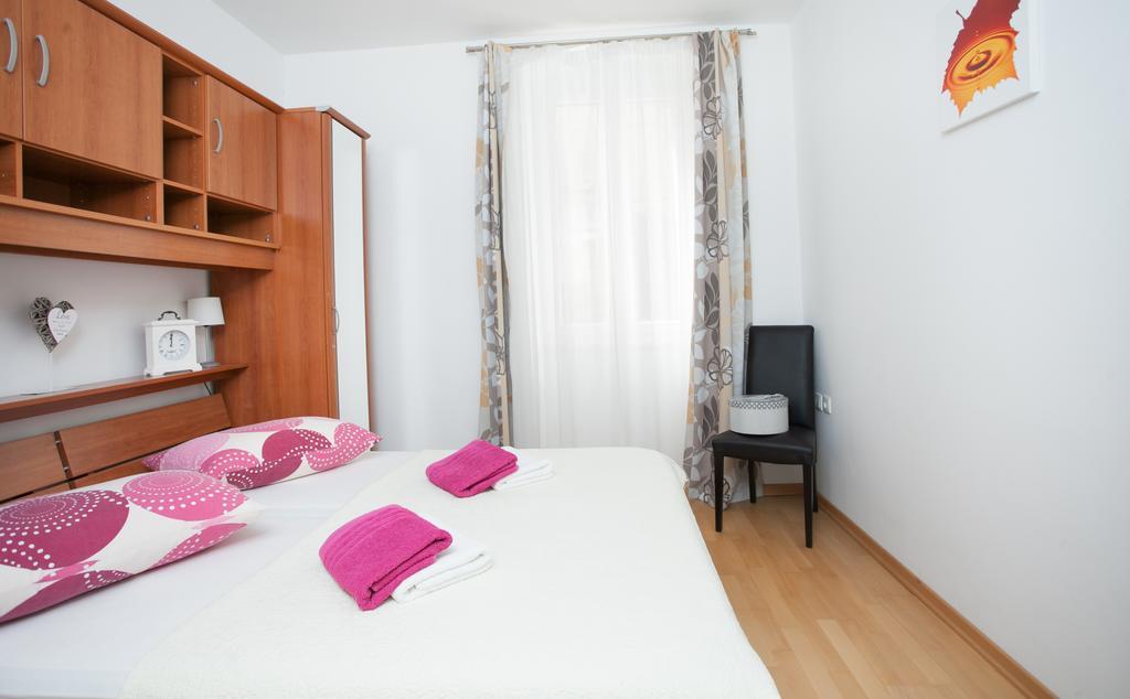 Apartment Goda Center Of