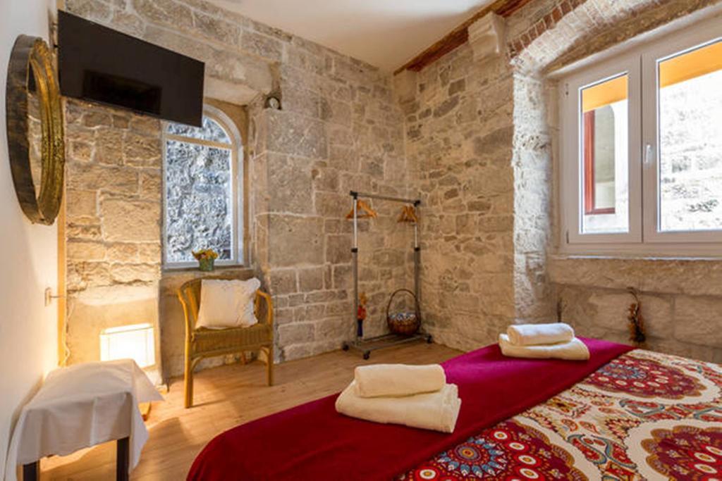 Emperor Oasis Apartment