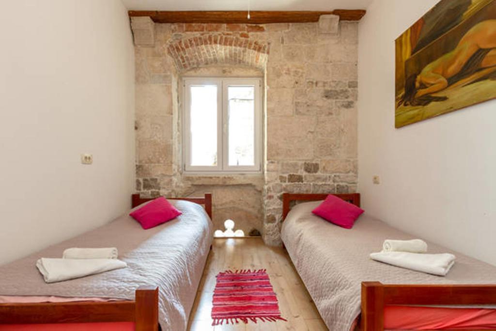 Emperor Oasis Apartment