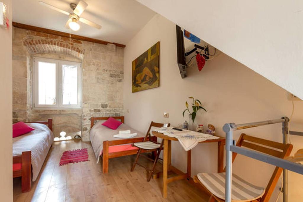 Emperor Oasis Apartment