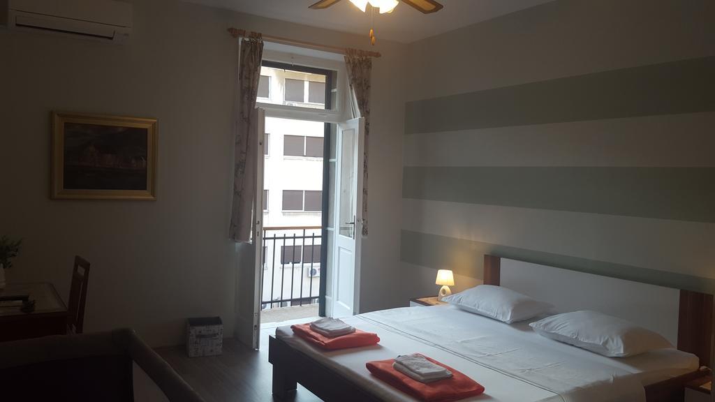 Lelli Apartment Split