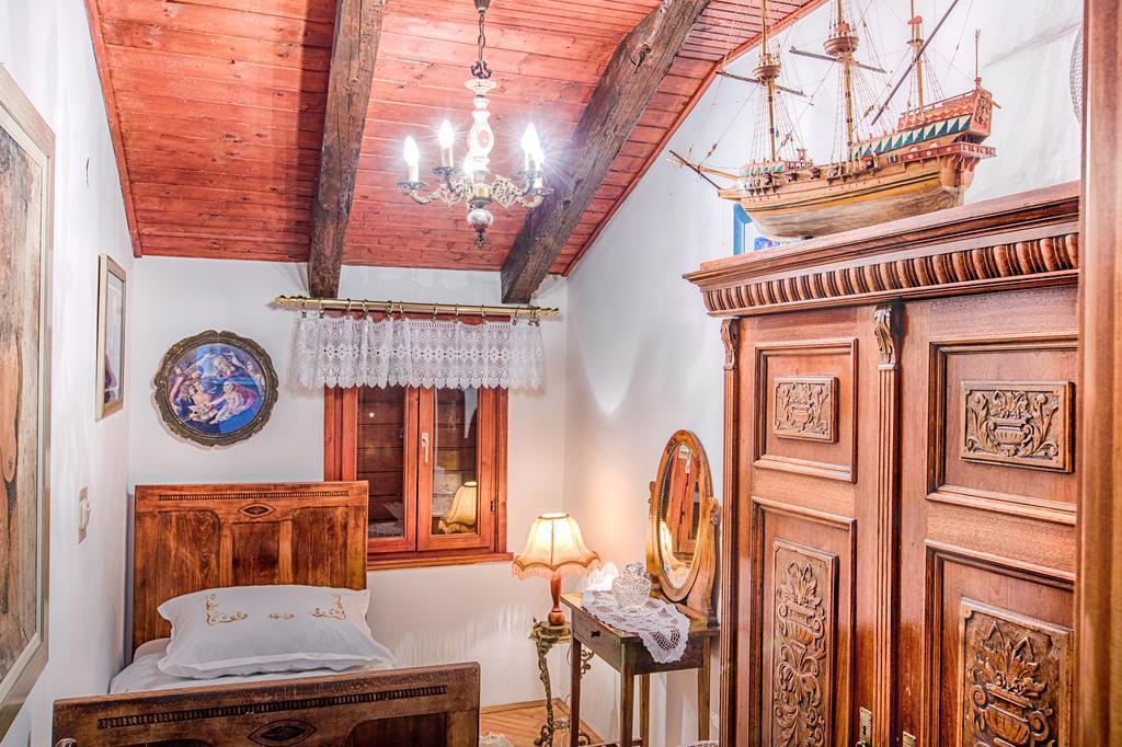 Royal Antique Apartment