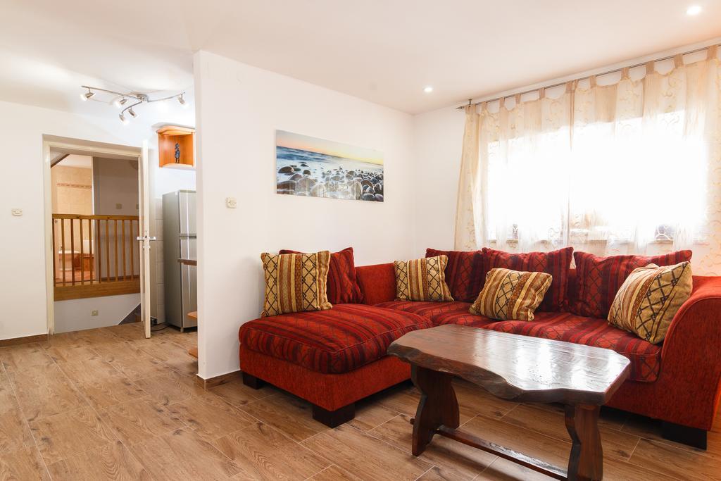 Split Inn Apartments