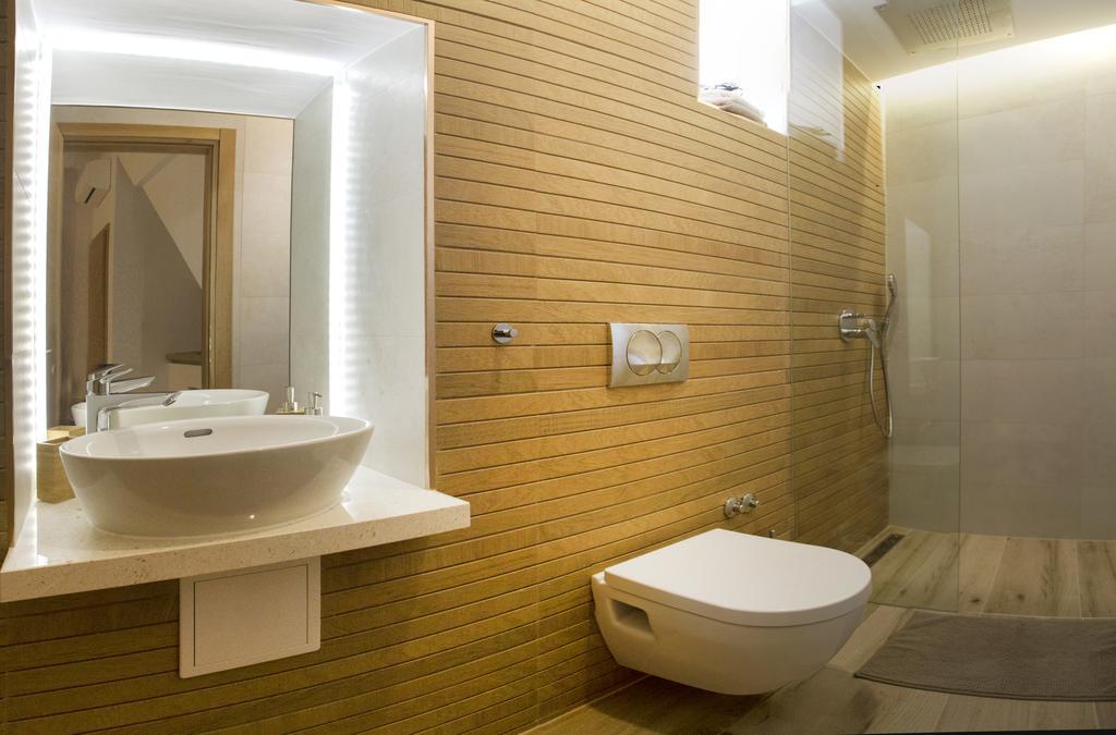 Situs Apartment Split