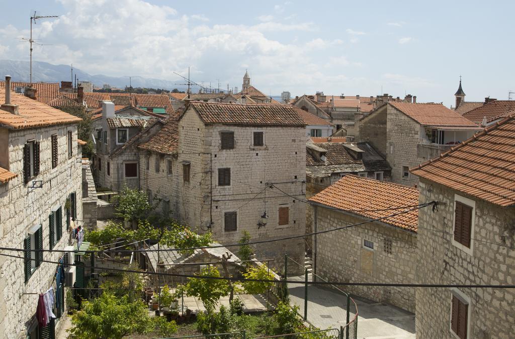 Apartment Situs Split
