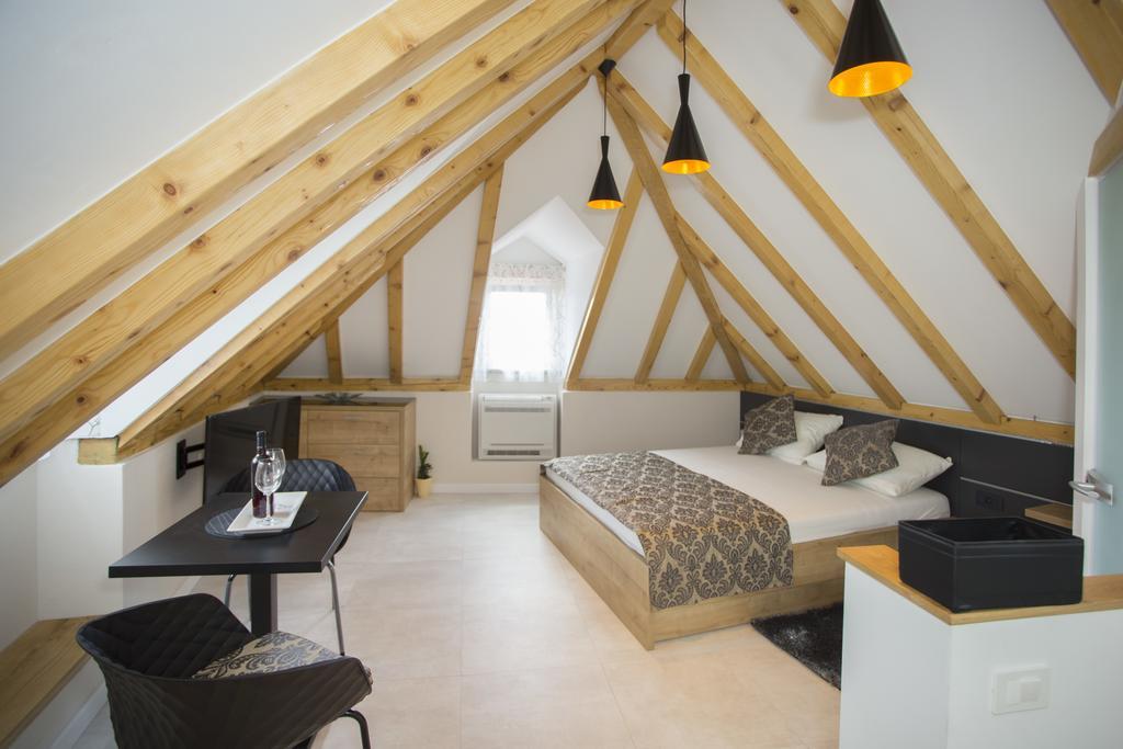 Situs Apartment Split