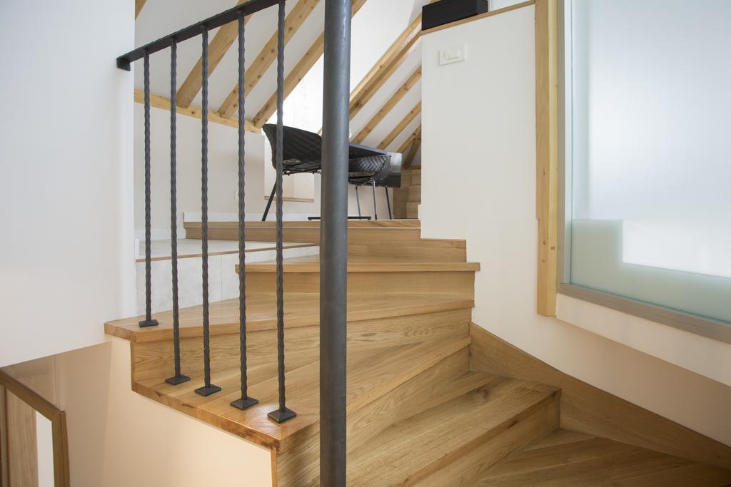 Apartment Situs Split