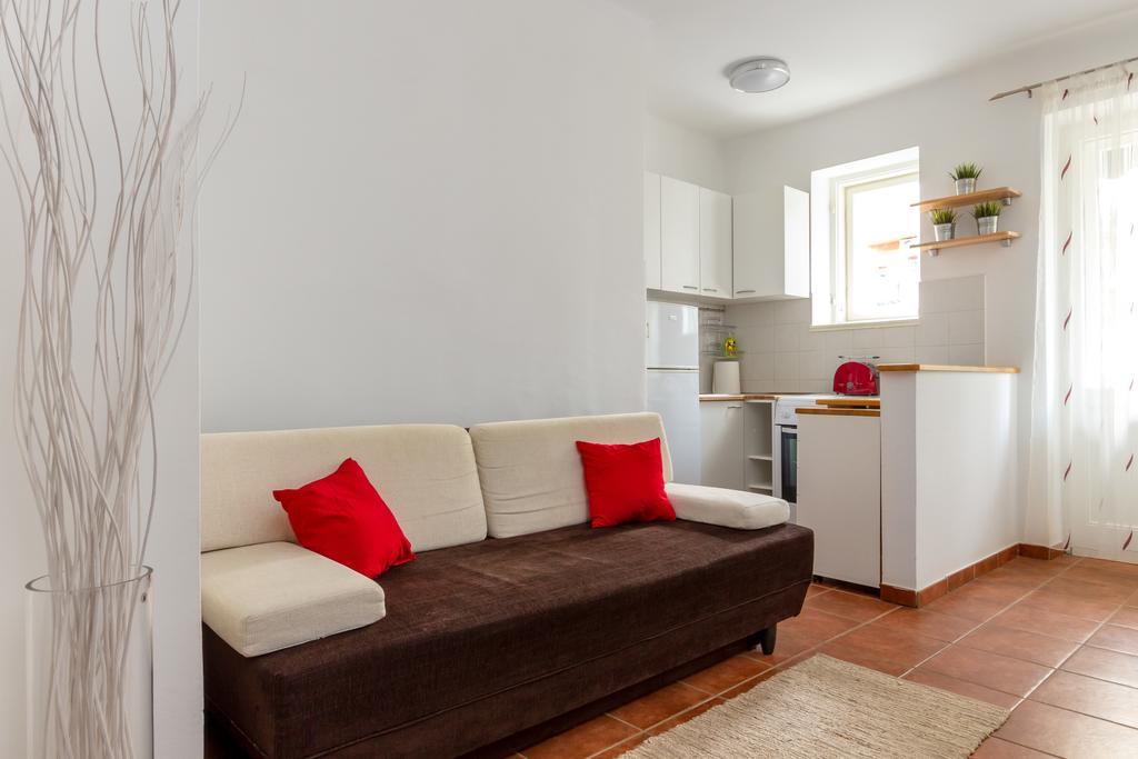 Of Solitude Apartment Split