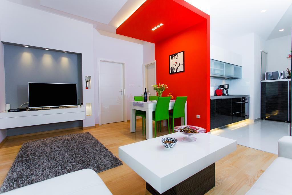 Apartment Mirela Apartment *