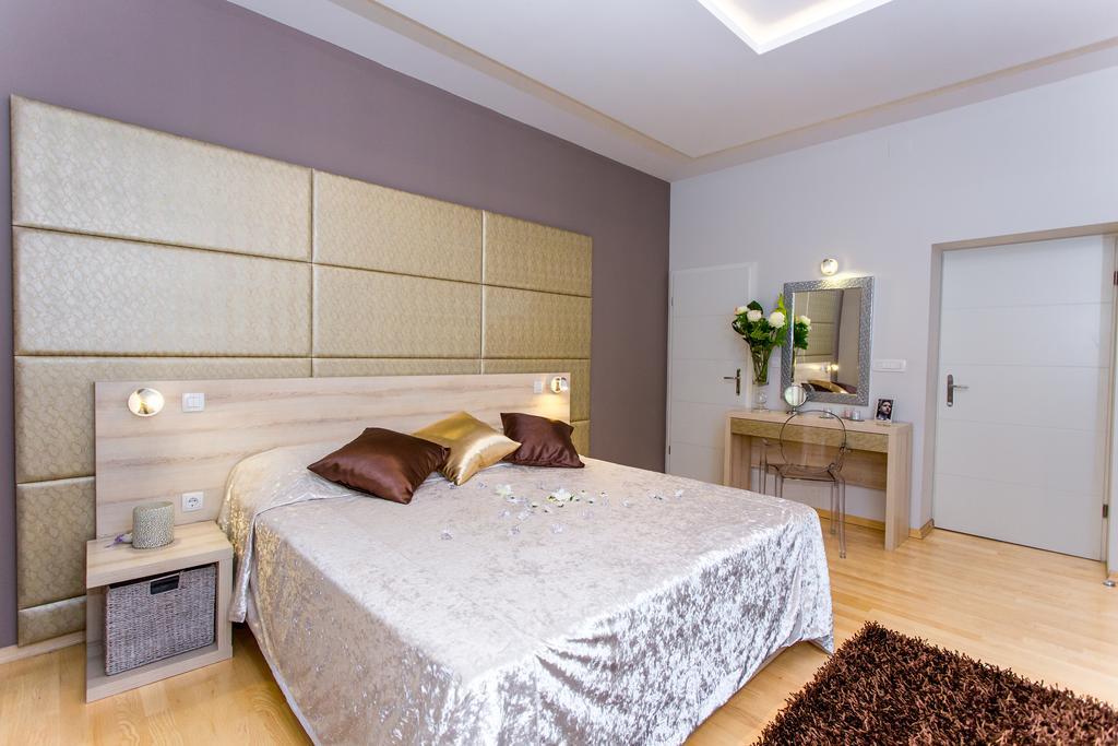 Apartment Mirela *
