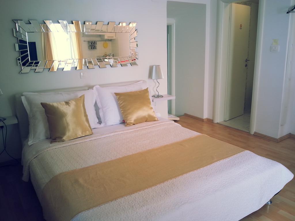 Private In Diocletians Palace Split