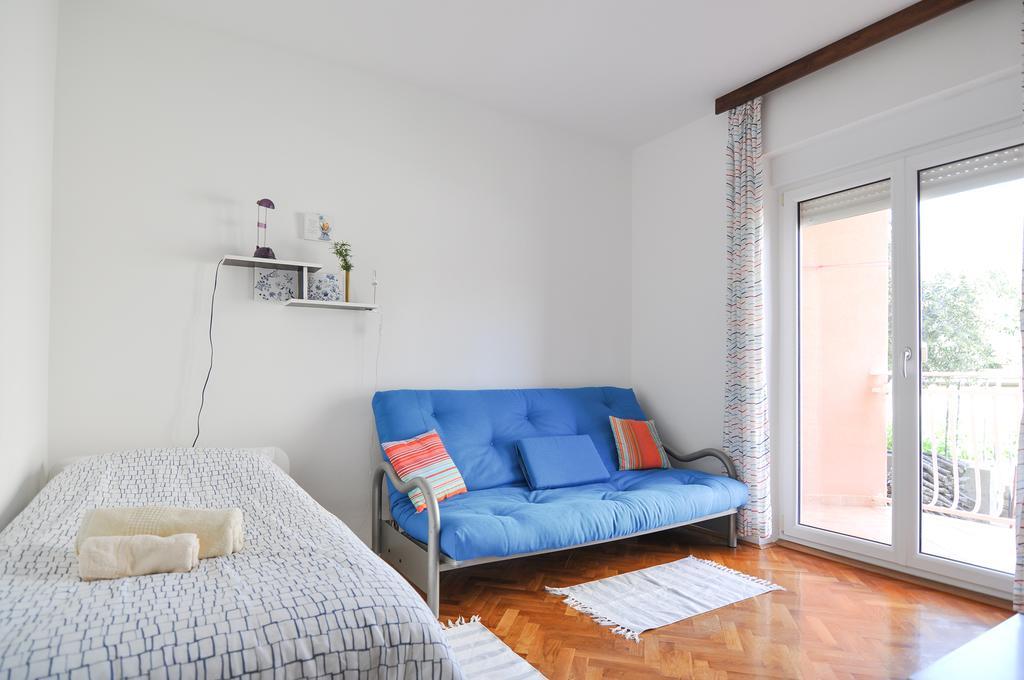 Poolside Paradise - A Hidden Gem In Split Apartamento