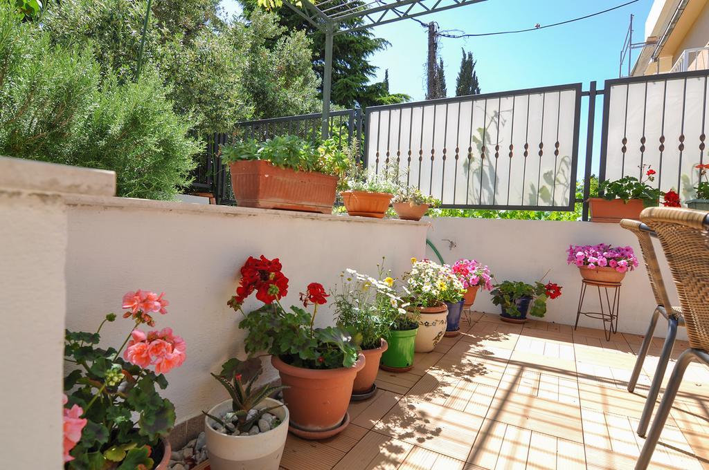 Poolside Paradise - A Hidden Gem In Split Apartamento Split