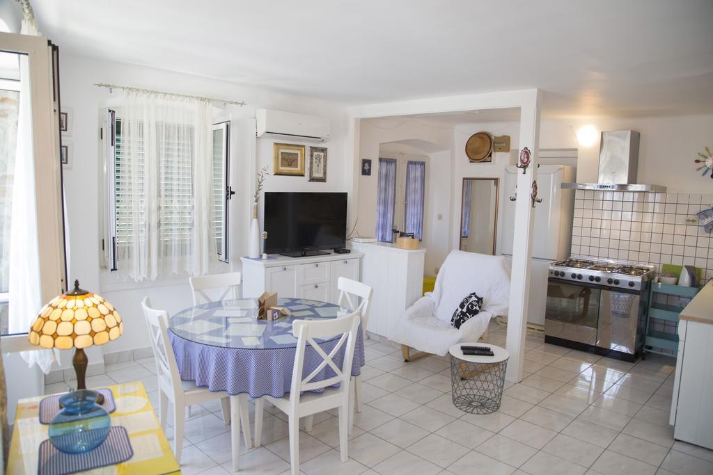 Apartment Pina *