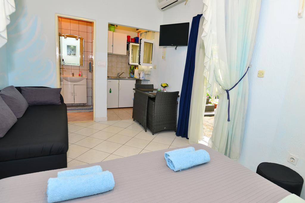 Apartman Veky 3 *