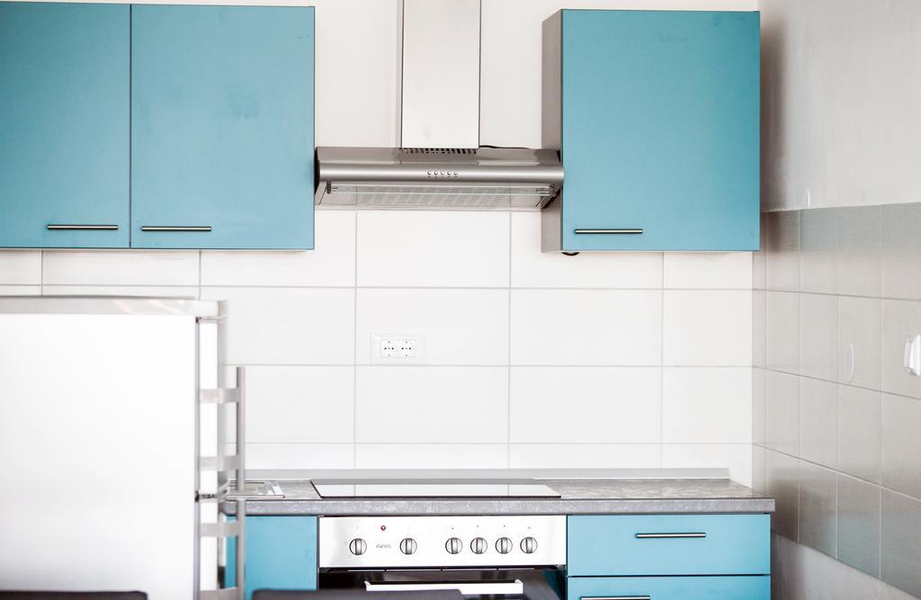 Anna Blue Apartment Split