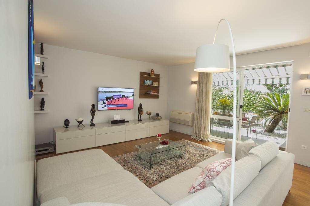 Deluxe Lea With Large Garden Apartamento Split