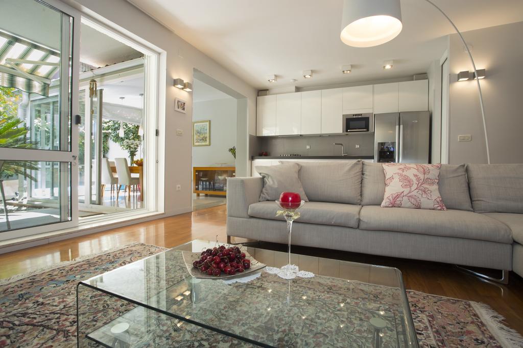 Deluxe Lea With Large Garden Apartamento