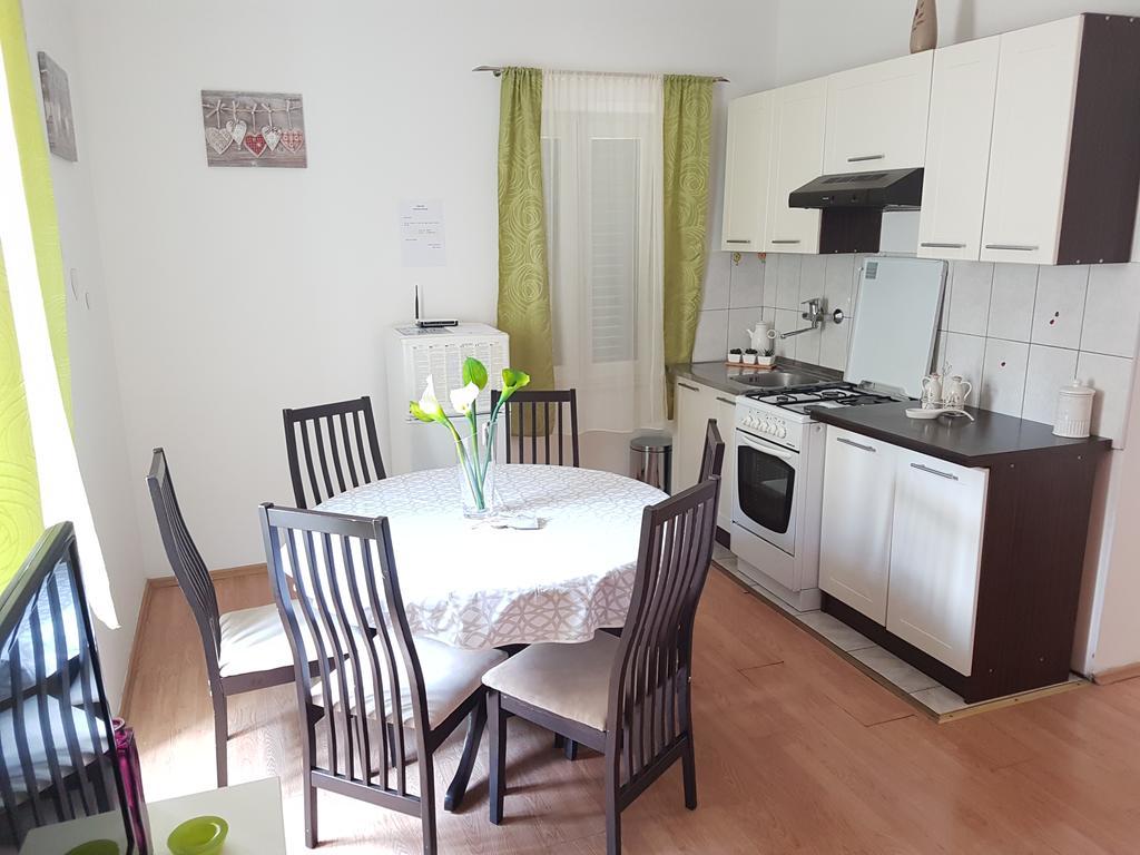 Cetina Apartment *