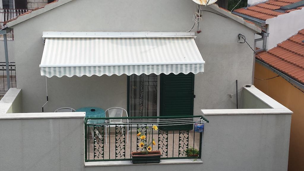 Charming With Balcony Split