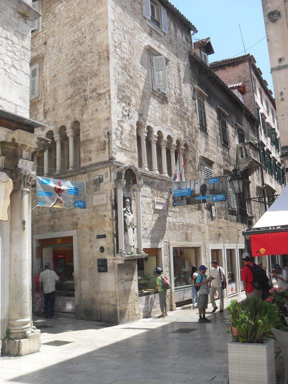 Private In Diocletians Palace *
