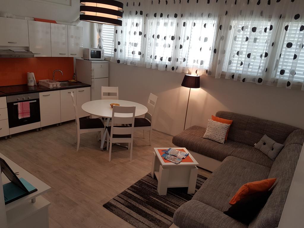 Samp Apartment *
