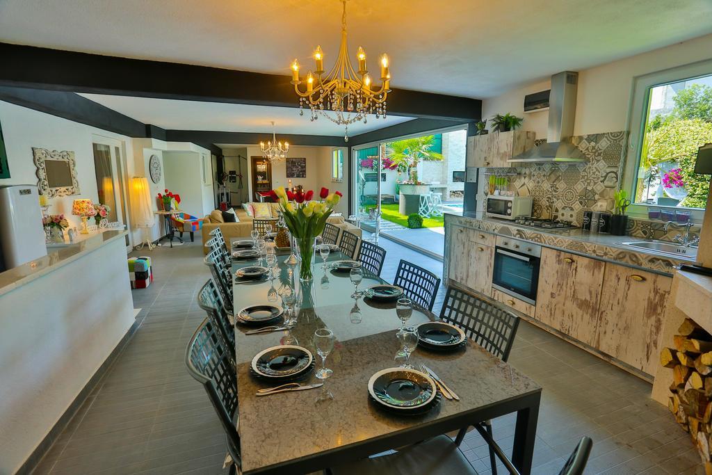 ***Green Dream***- Villa In Split Split