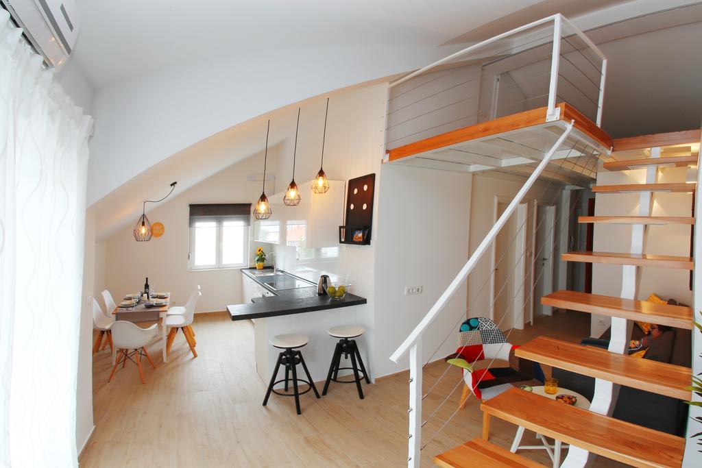 Nikolina Apartment *
