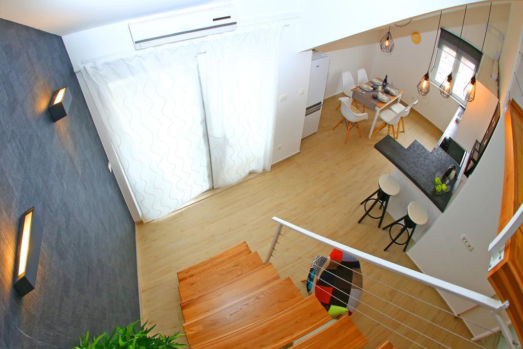 Nikolina Apartment *