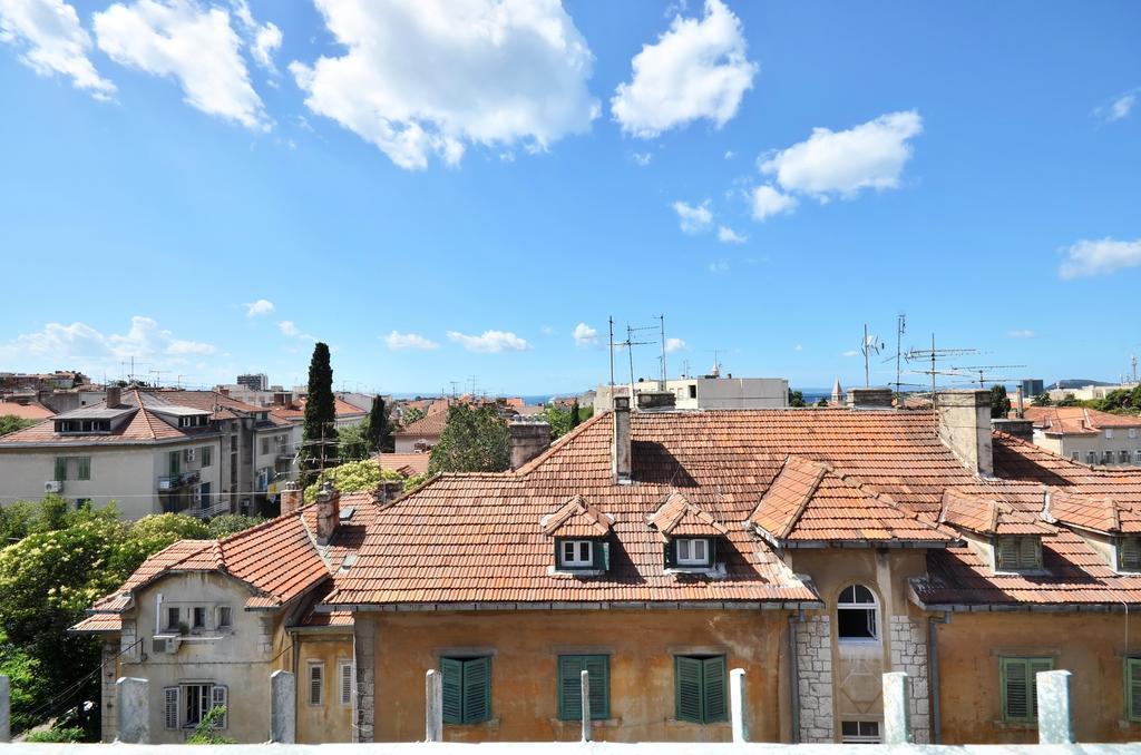 City View Apartment Split