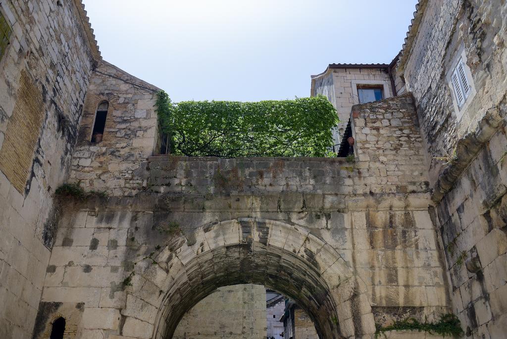 Porta Aurea Apartment *