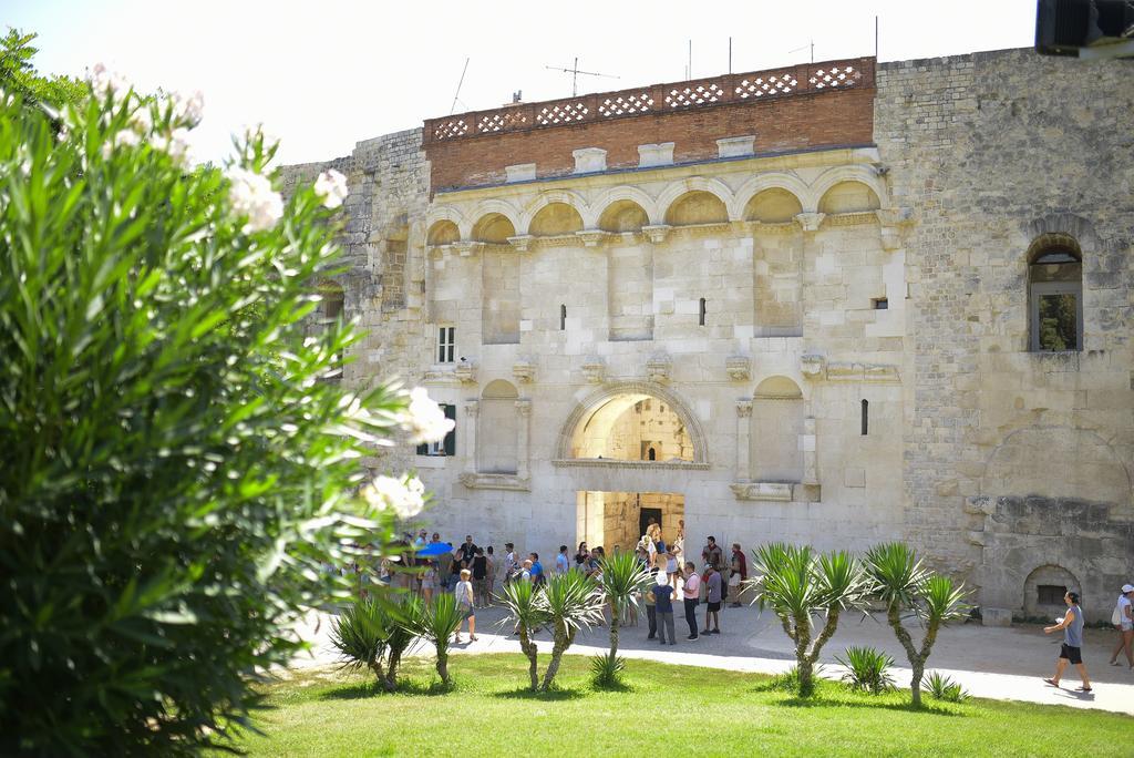 Porta Aurea Apartment *