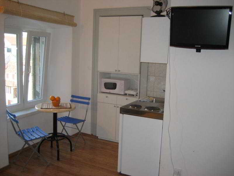 Apartment Old Square Split