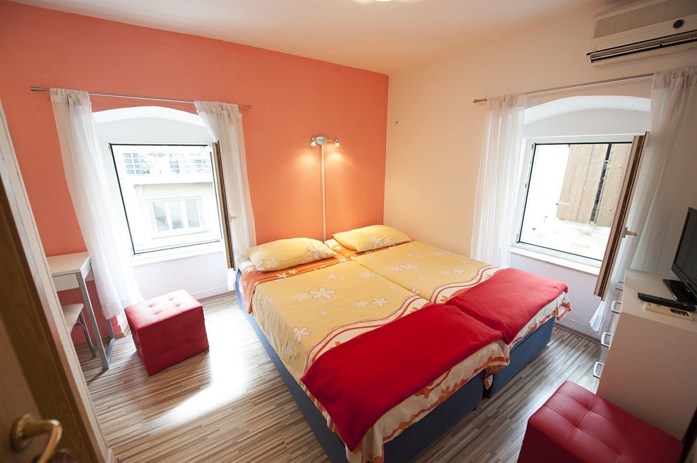 Guest house Damira 3*