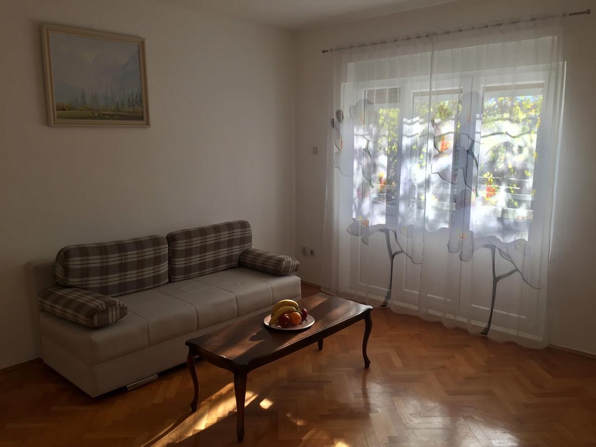 Apartment Stipe