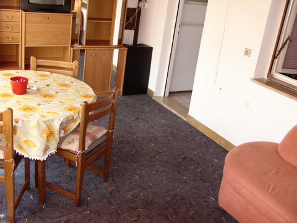 Three Bedroom Laura Split