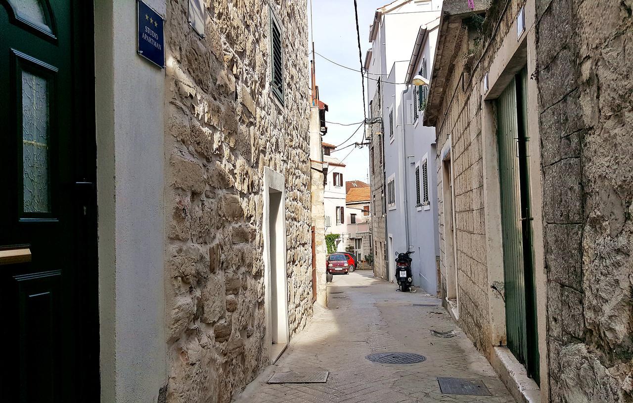 Apartment Stone House Varos *