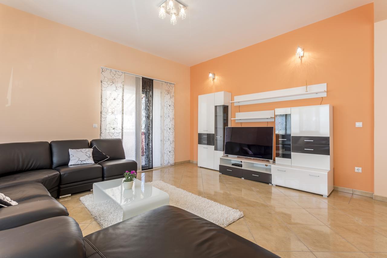Lukic * Split